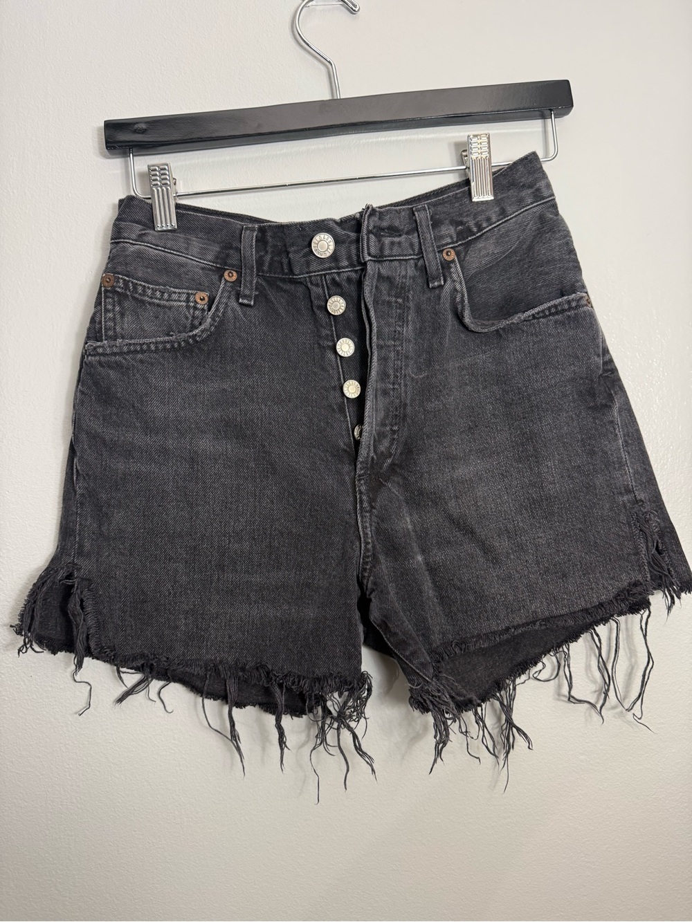 12. AGOLDE Black Washed Button-Front Distressed Jean Shorts Size 24
